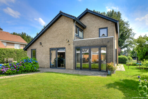 Aanbouw en renovatie jaren '70 woning. - lab-R