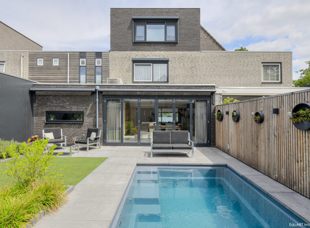 Renovatie, aanbouw en dakopbouw jaren '90 woning - lab-R