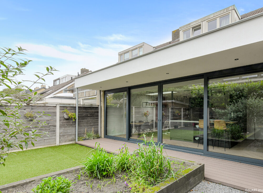 Verbouwing, herindeling en aanbouw jaren '70 woning - lab-R