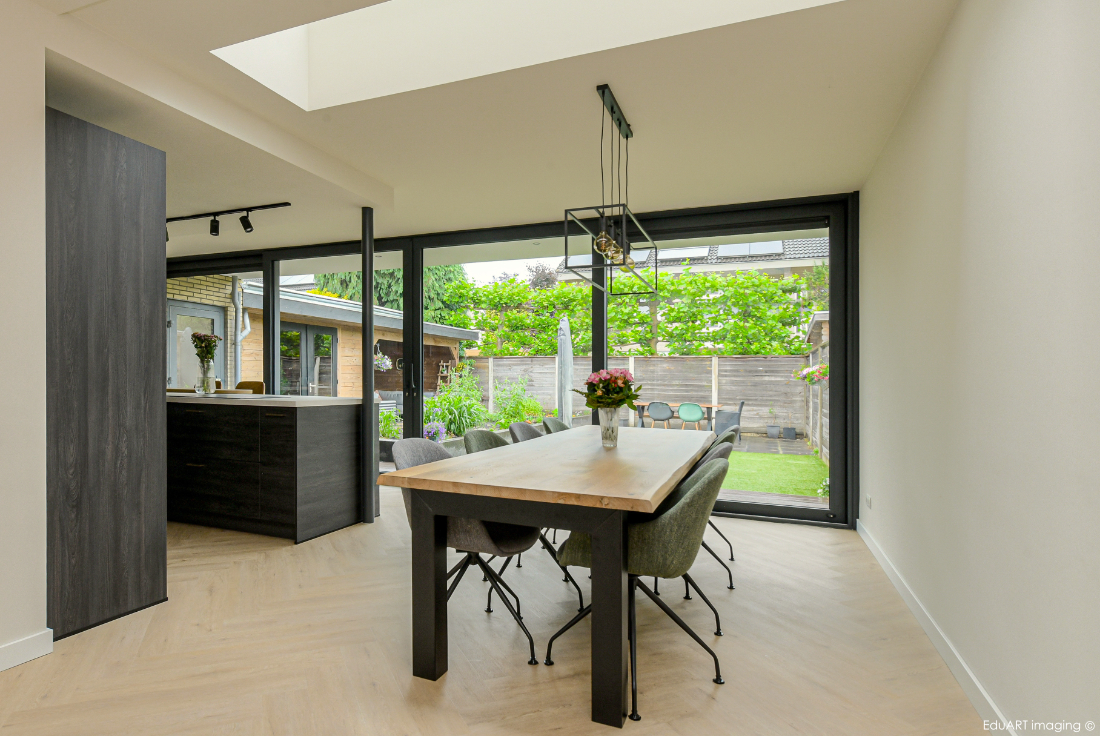 Verbouwing, herindeling en aanbouw jaren '70 woning - lab-R