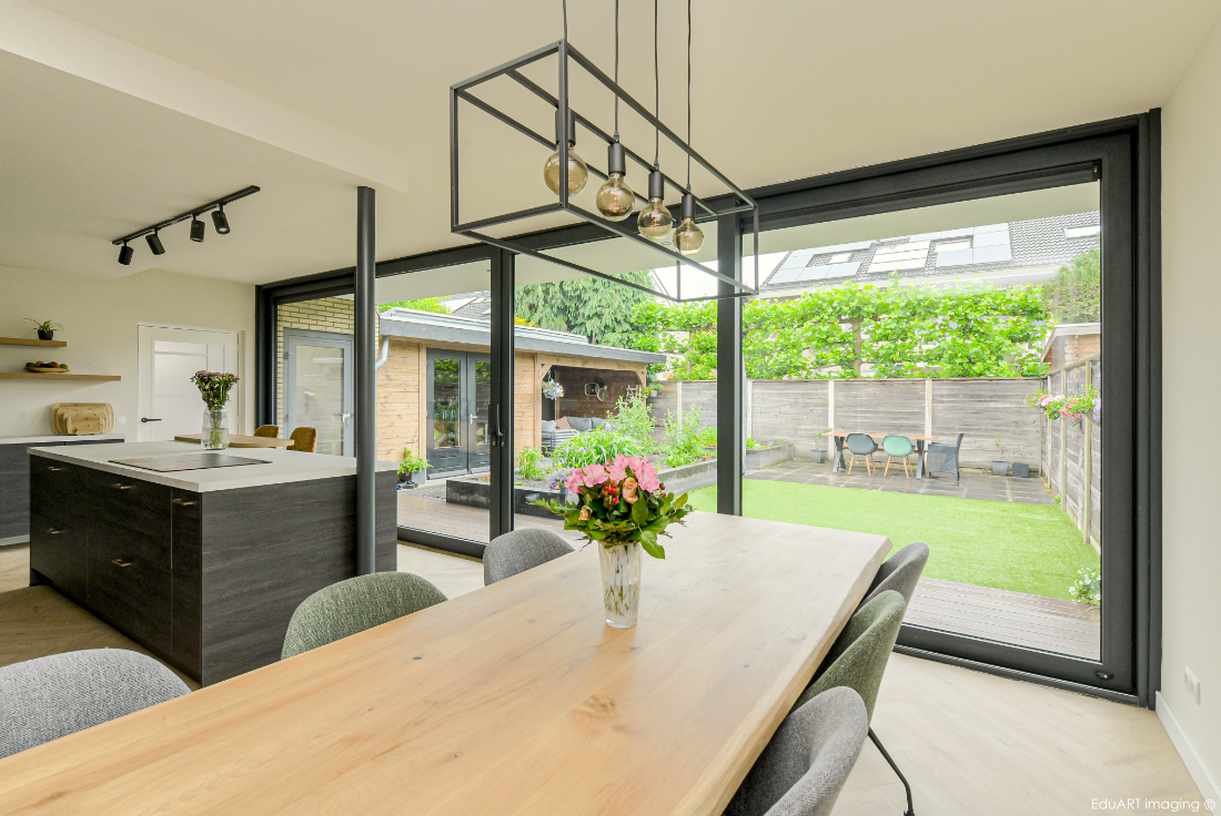 Verbouwing, herindeling en aanbouw jaren '70 woning - lab-R