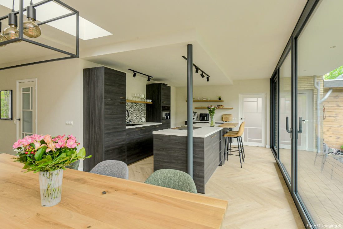 Verbouwing, herindeling en aanbouw jaren '70 woning - lab-R