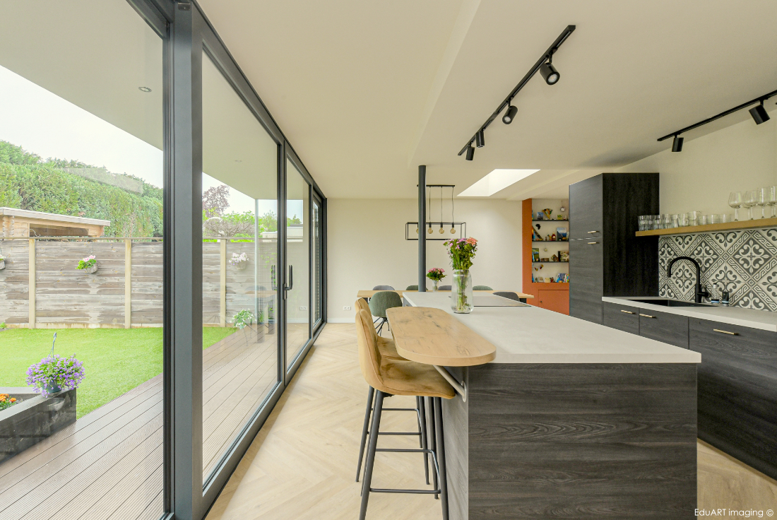 Verbouwing, herindeling en aanbouw jaren '70 woning - lab-R