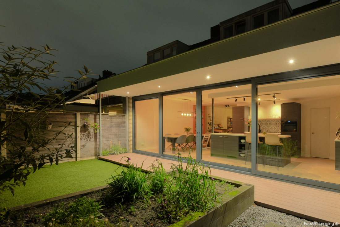 Verbouwing, herindeling en aanbouw jaren '70 woning - lab-R