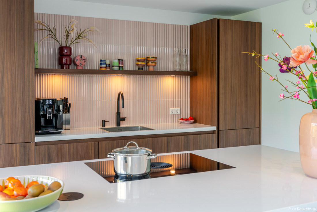 Verbouwing, herindeling van keuken naar leefkeuken jaren '70 villa - lab-R