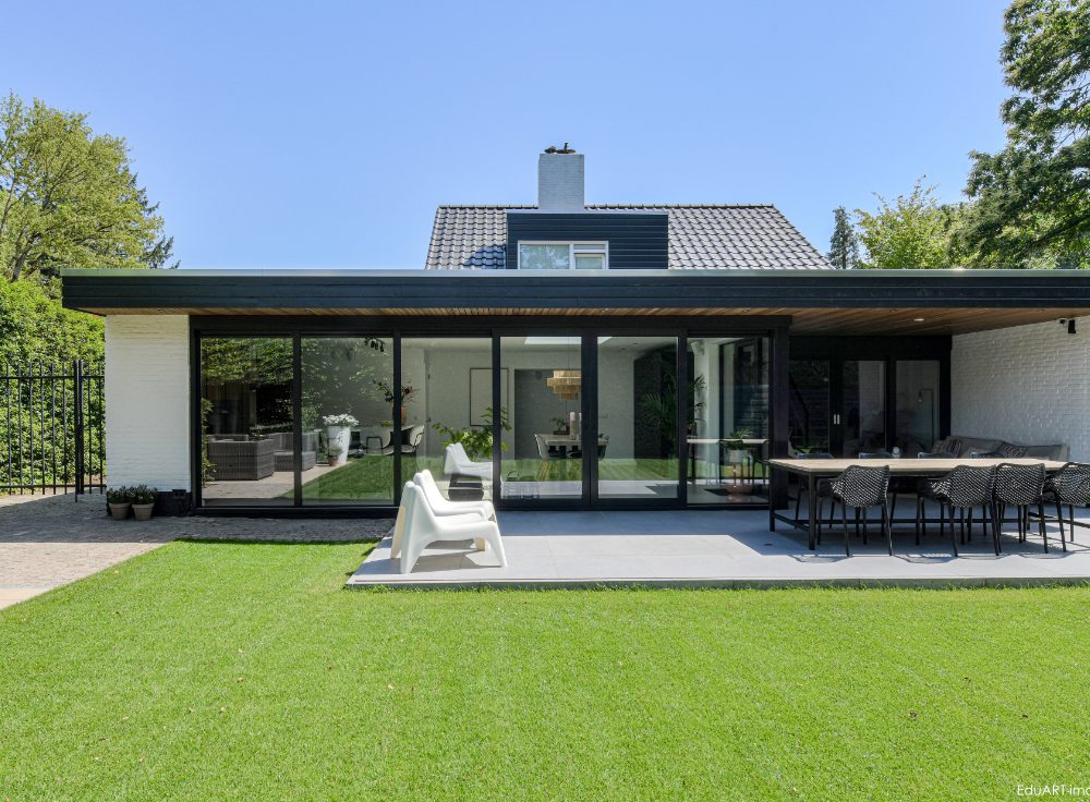 Verbouwing, herindeling van keuken naar leefkeuken jaren '70 villa - lab-R